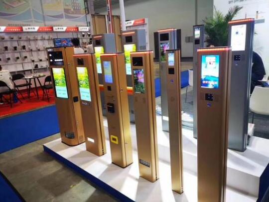 藍(lán)卡科技車(chē)牌識(shí)別系統(tǒng)