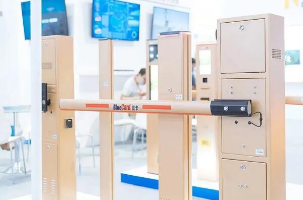 藍(lán)卡攜“家族金”新品亮相南京安防展