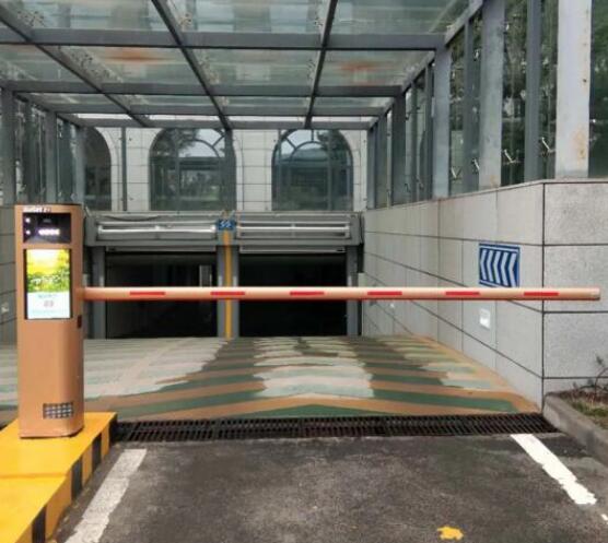 藍(lán)卡AIoT無人化停車場(chǎng)管理系統(tǒng)順利成為延安為民服務(wù)中心指定產(chǎn)品