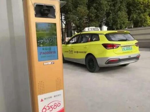 藍(lán)卡科技AI識(shí)別機(jī)服務(wù)多個(gè)進(jìn)博會(huì)停車場(chǎng)