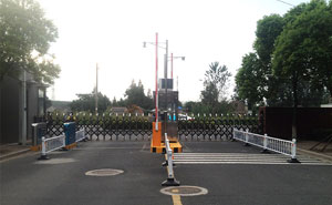 鹽城工學(xué)院大學(xué)停車(chē)場(chǎng)系統(tǒng)案例