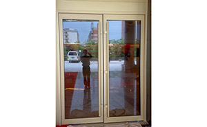 雙開(kāi)肯德基門(mén)