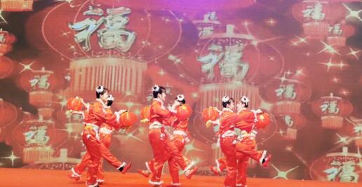 開場舞：《張燈結彩過大年》