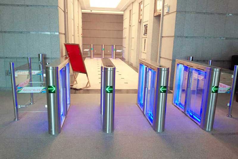 張家港國泰金融速通門案例 - 中出網(wǎng)-智能出入口與停車充電門戶