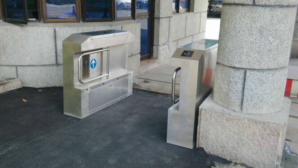 浙江溫州特警隊擺閘案例 - 中出網(wǎng)-智能出入口與停車充電門戶