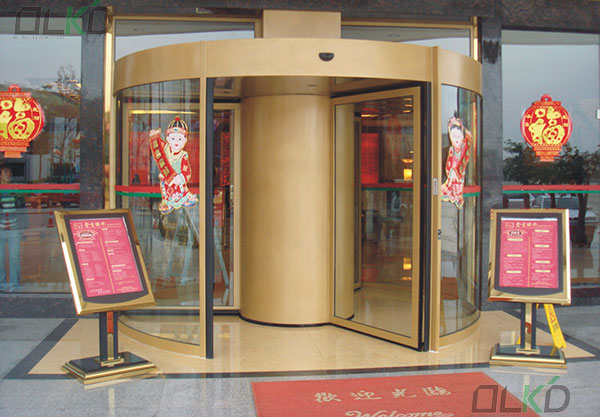 昆明新亞洲體育城旋轉(zhuǎn)門工程案例 - 中出網(wǎng)-智能出入口與停車充電門戶