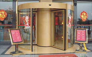 昆明新亞洲體育城旋轉(zhuǎn)門工程案例 - 中出網(wǎng)-智能出入口與停車充電門戶