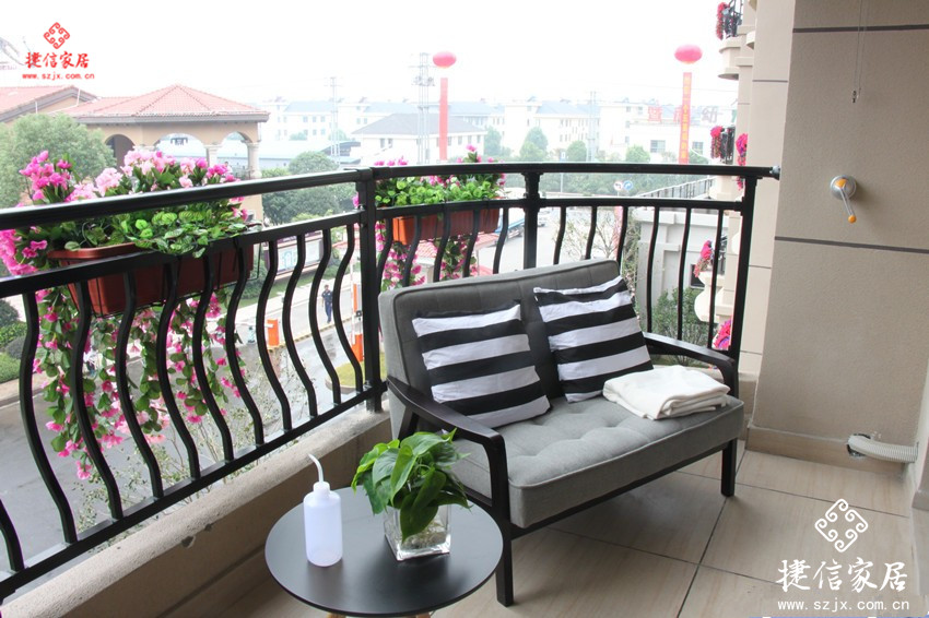 諸暨碧桂園城市花園鋅鋼陽臺護欄案例