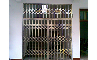 福建福州客戶提供樓道口拉閘門工程案例 - 中出網(wǎng)-智能出入口與停車充電門戶