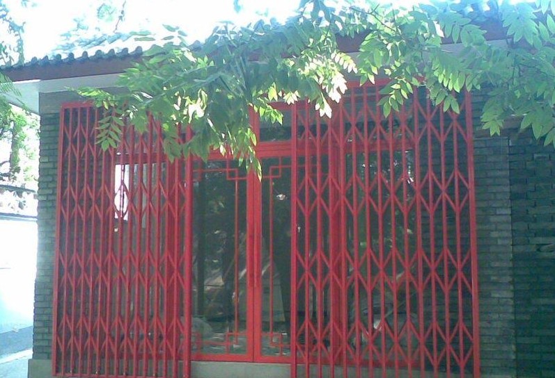 河北烤漆拉閘門工程案例 - 中出網-智能出入口與停車充電門戶