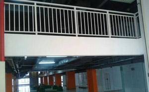 深圳龍崗硅谷動(dòng)力鋅鋼護(hù)欄案例 - 中出網(wǎng)-智能出入口與停車充電門戶