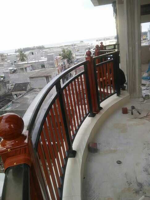 海南某別墅陽臺護(hù)欄案例 - 中出網(wǎng)-智能出入口與停車充電門戶