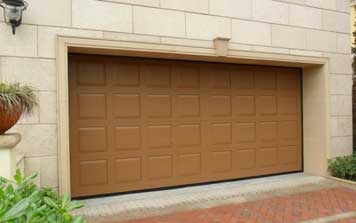 實(shí)木車(chē)庫(kù)門(mén)