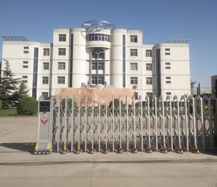 河北天元藥業(yè)有限公司大門口的電動伸縮門由石家莊出安智能提供