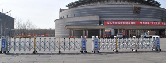 石家莊出安智能伸縮門在石家莊市華新藥業(yè)有限責(zé)任公司的風(fēng)采