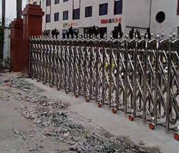 杭州市濱文小學(xué)選用杭州出安智能電動伸縮門是明智之舉