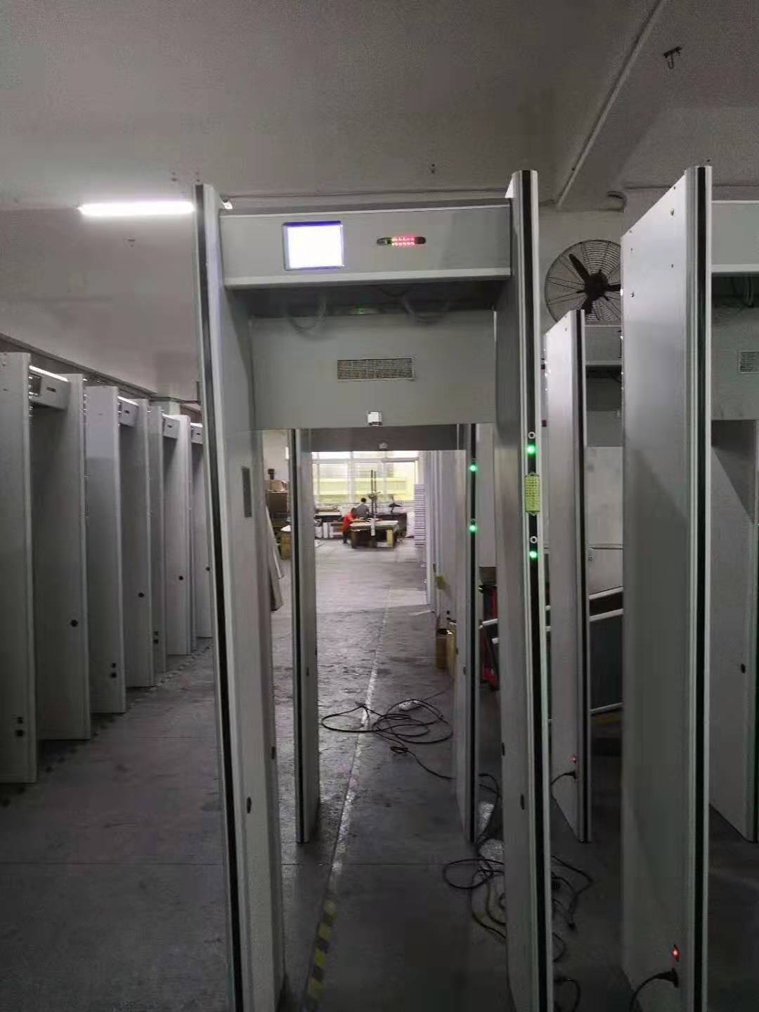 金屬探測安檢門