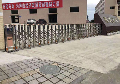 悅動工程案例 - 中出網-智能出入口與停車充電門戶