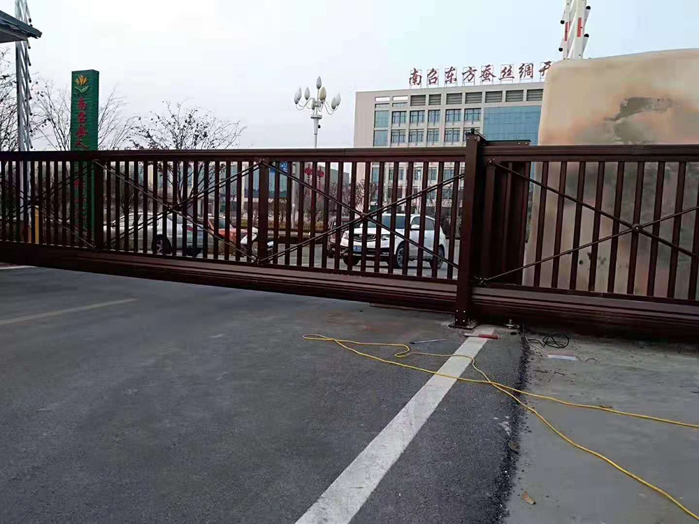 懸浮門系列工程案例 - 中出網(wǎng)-智能出入口與停車充電門戶