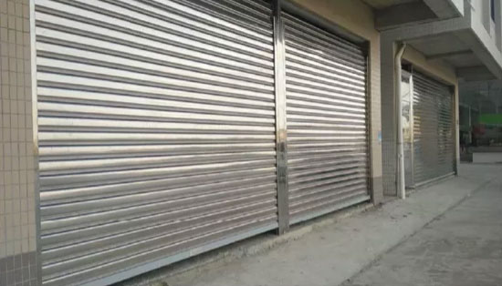 卷閘門系列案例 - 中出網-智能出入口與停車充電門戶