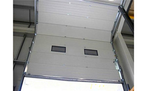 工業(yè)提升門