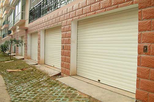 中建五局車庫(kù)卷簾門案例 - 中出網(wǎng)-智能出入口與停車充電門戶