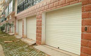 中建五局車庫卷簾門案例 - 中出網(wǎng)-智能出入口與停車充電門戶