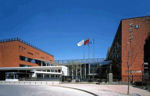 北京出安智能伸縮門被北京市東城區(qū)史家小學(xué)應(yīng)用