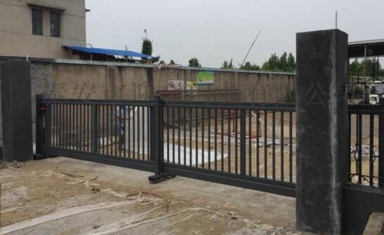 有人要爬門怎么辦？怎么保障本溪懸浮門內(nèi)以及人員的安全呢？