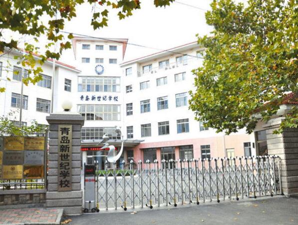 青島出安智能伸縮門成為青島新世紀學校一顆璀璨的明珠