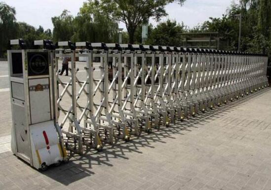 寧波出安智能為榮安勸學(xué)里添上伸縮門