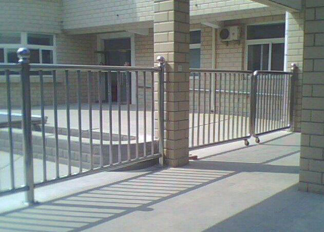 不銹鋼陽臺(tái)護(hù)欄