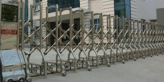 唐山鴻達(dá)學(xué)校成功安裝唐山出安智能伸縮門(mén)