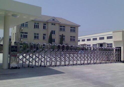 唐山出安智能伸縮門(mén)成為唐山東方雙語(yǔ)學(xué)校的門(mén)柱