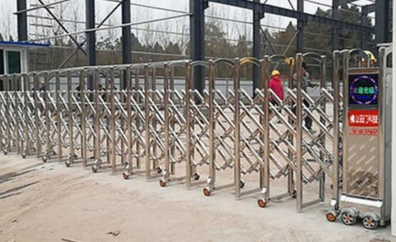 唐山出安智能伸縮門進駐唐山按摩學校大門口