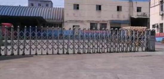 溫州出安智能電動伸縮門閃亮在溫州市越秀學(xué)校大門口猶如騎士般永睡不朽