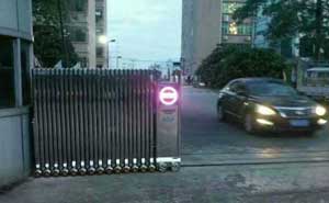 揚州梅苑雙語學校伸縮門案例