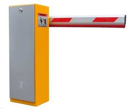 濟寧出安智能道閘成桔子水晶濟寧吟龍灣酒店大門口一道亮麗風景  