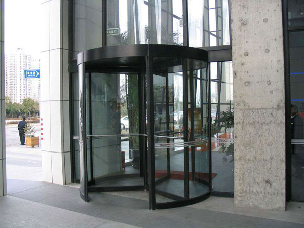 喜迎昆明出安智能旋轉(zhuǎn)門進駐中南?云境