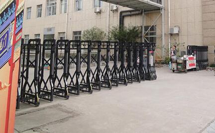 宏福麗景選用臺(tái)州出安智能伸縮門