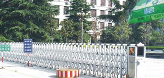 浙江省玉環(huán)實(shí)驗(yàn)學(xué)校與臺(tái)州出安智能伸縮門達(dá)成合作協(xié)議