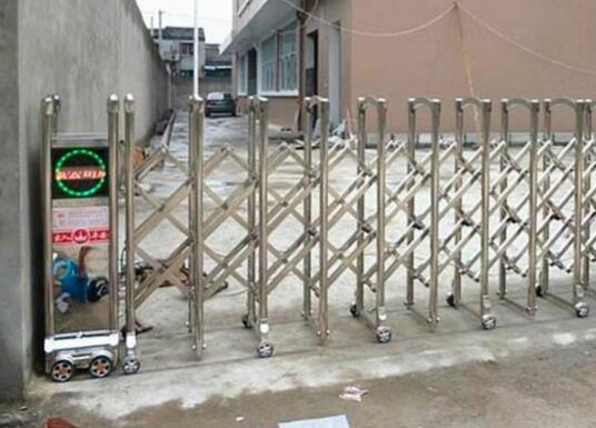 立成檀香府選用臺州出安智能電動伸縮門