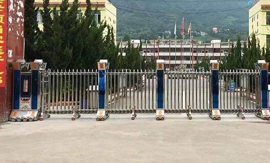 嘉興學(xué)院南湖學(xué)院點(diǎn)綴嘉興出安智能電動(dòng)伸縮門