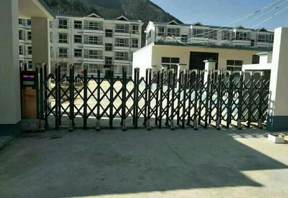 嘉興想天信息科技有限公司選用嘉興出安智能伸縮門(mén)