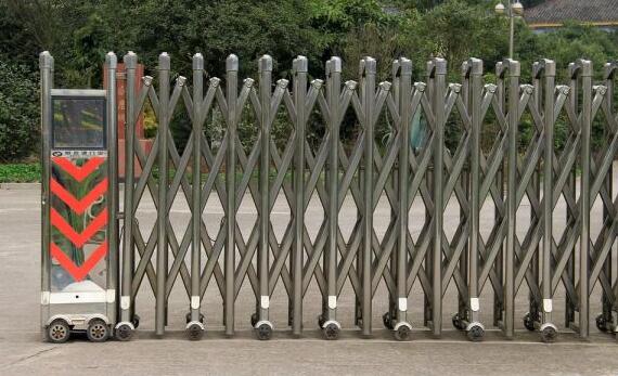 滄州出安智能電動伸縮門點綴滄縣職業(yè)技術教育中心