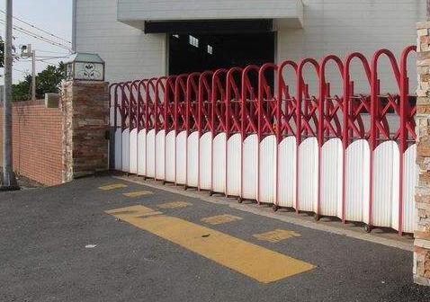 邯鄲市叢臺區(qū)永安學校一直以來對邯鄲出安智能伸縮門的支持