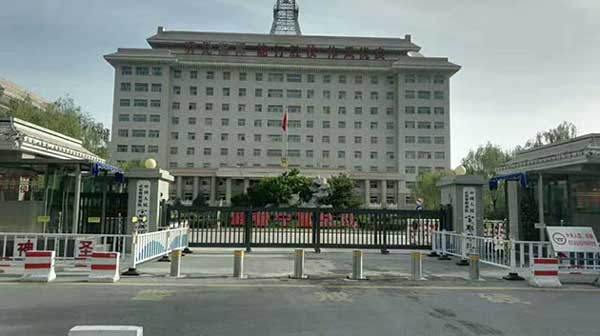 銀川武警總隊(duì)分段平移門案例 - 中出網(wǎng)-智能出入口與停車充電門戶