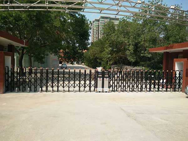 銀川原國土資源廳伸縮門案例 - 中出網(wǎng)-智能出入口與停車充電門戶