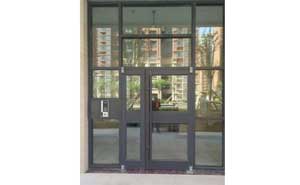 竹洲豪苑南區(qū)HU-FA122型號(hào)肯德基門案例 - 中出網(wǎng)-智能出入口與停車充電門戶