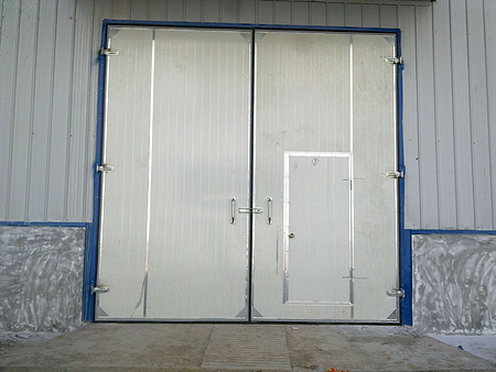 工業(yè)平開門